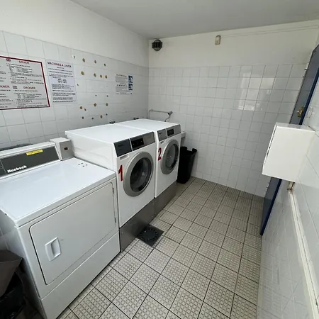 Vieux Et Parking Apartment *
