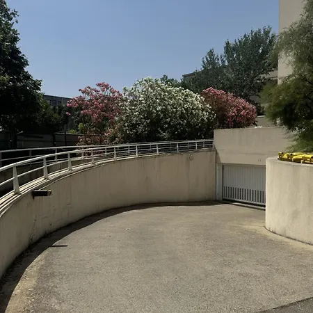 Apartment Vieux Et Parking Avignon